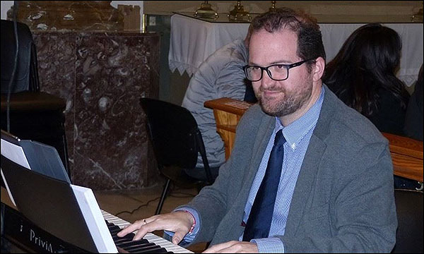 El musicólogo y director de coros Aurelio Martínez, elegido pregonero de la Semana Santa de Torrevieja 2022