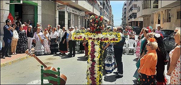 La Asociación Andaluza celebró la tradicional “Cruz de Mayo”