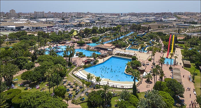 Aquópolis Torrevieja celebró 36 años convertido en el Parque Acuático de referencia de Alicante.